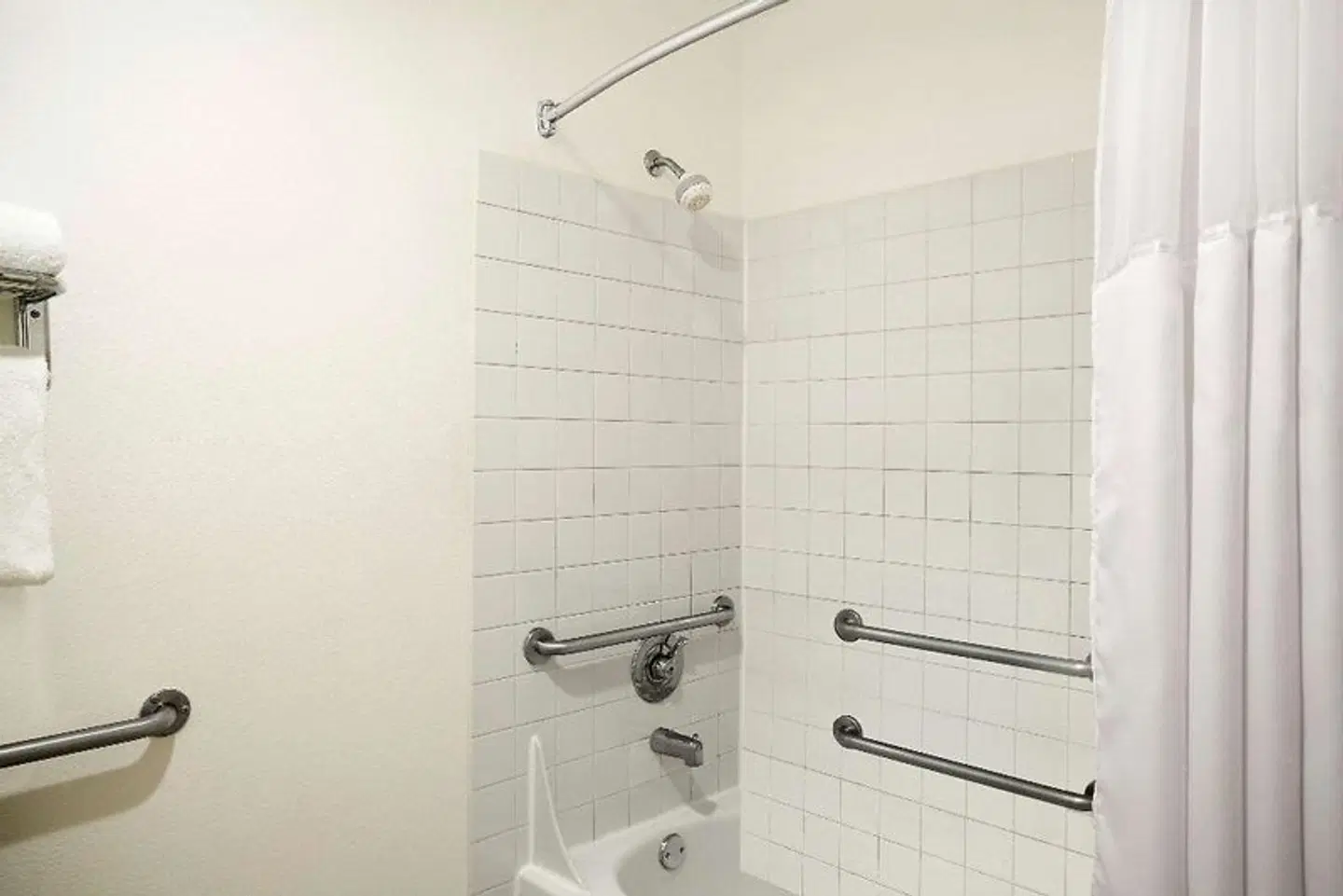 Days Inn Kent Badezimmer