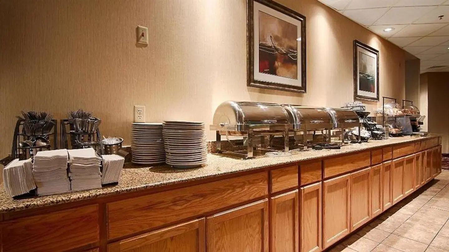 Ramada by Wyndham East Syracuse Carrier Circle ROOM_EXAMPLE