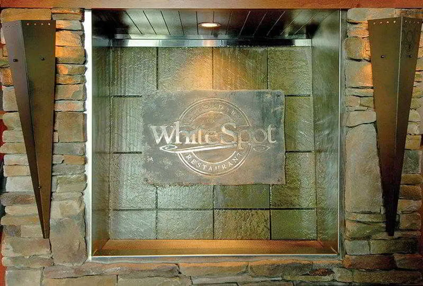 GEC GRANVILLE SUITES LOUNGE_LOBBY