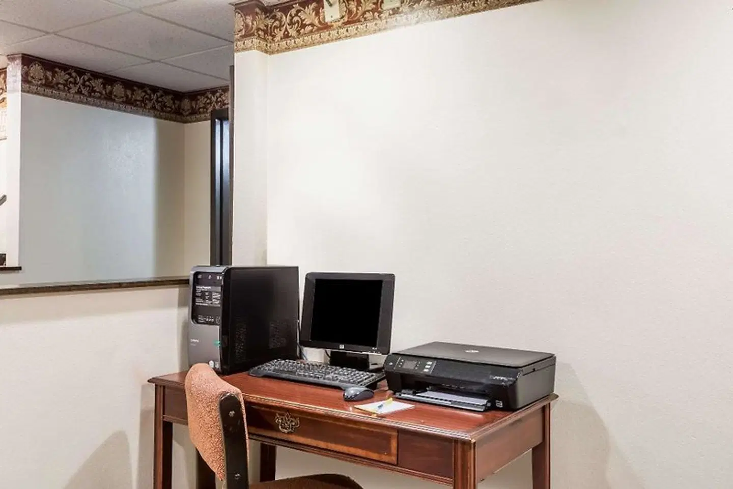 Days Inn & Suites by Wyndham Youngstown / Girard Ohio ROOM_EXAMPLE