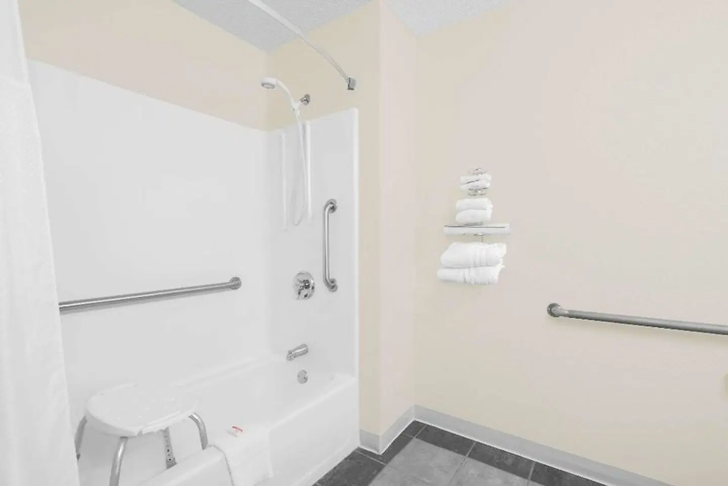 Days Inn by Wyndham Wall Badezimmer