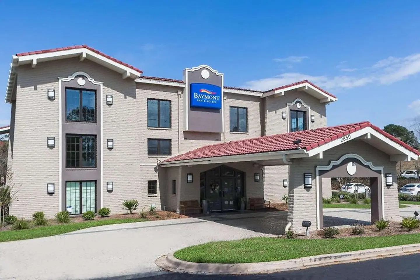 Baymont by Wyndham Tallahassee Central EXTERIOR