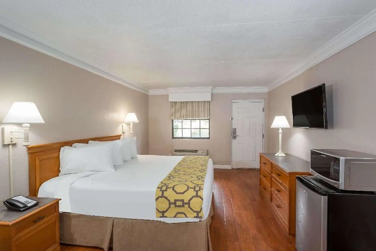 Baymont by Wyndham Tallahassee Central ROOM_EXAMPLE