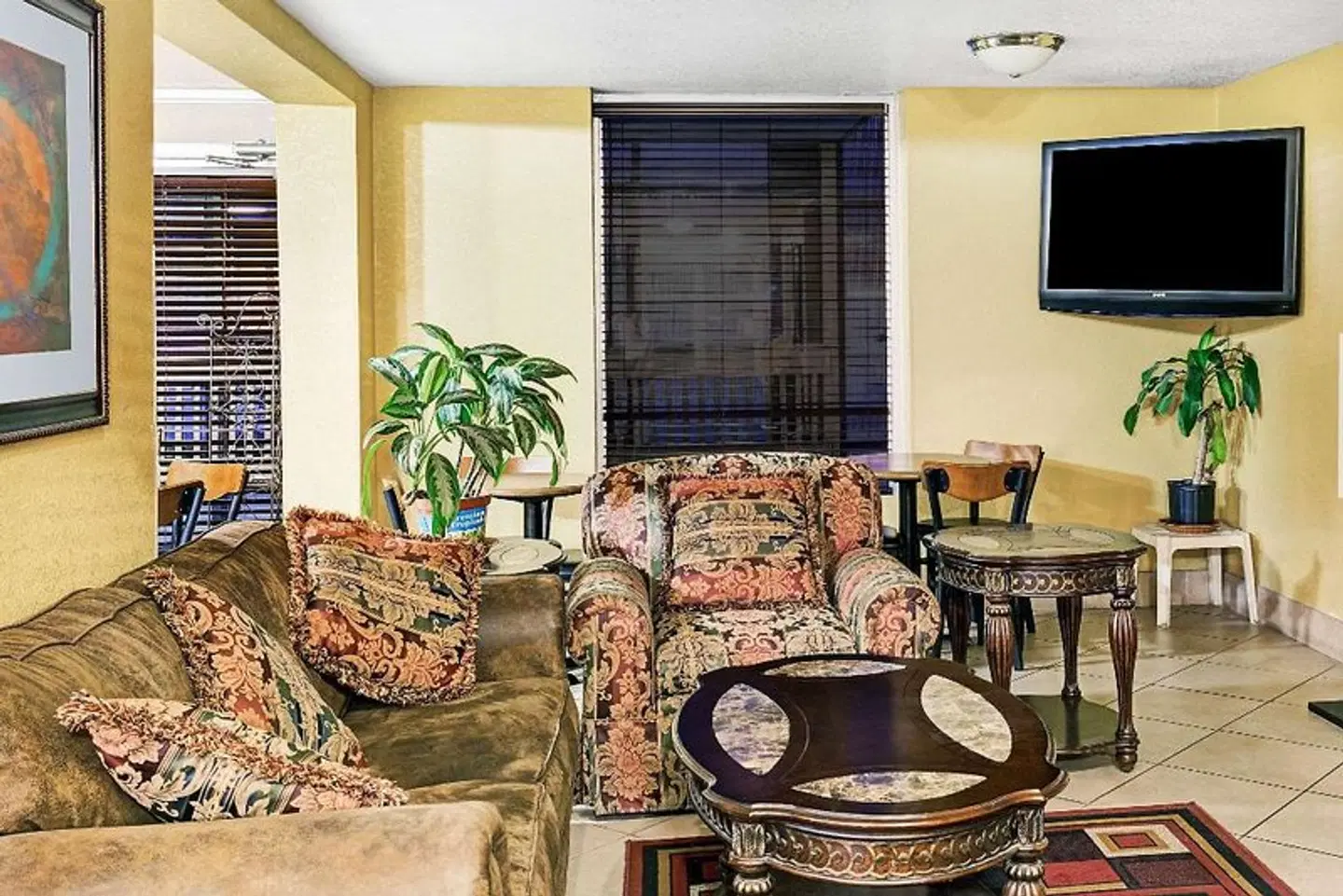 Days Inn & Suites by Wyndham Downtown Gatlinburg Parkway ROOM_EXAMPLE