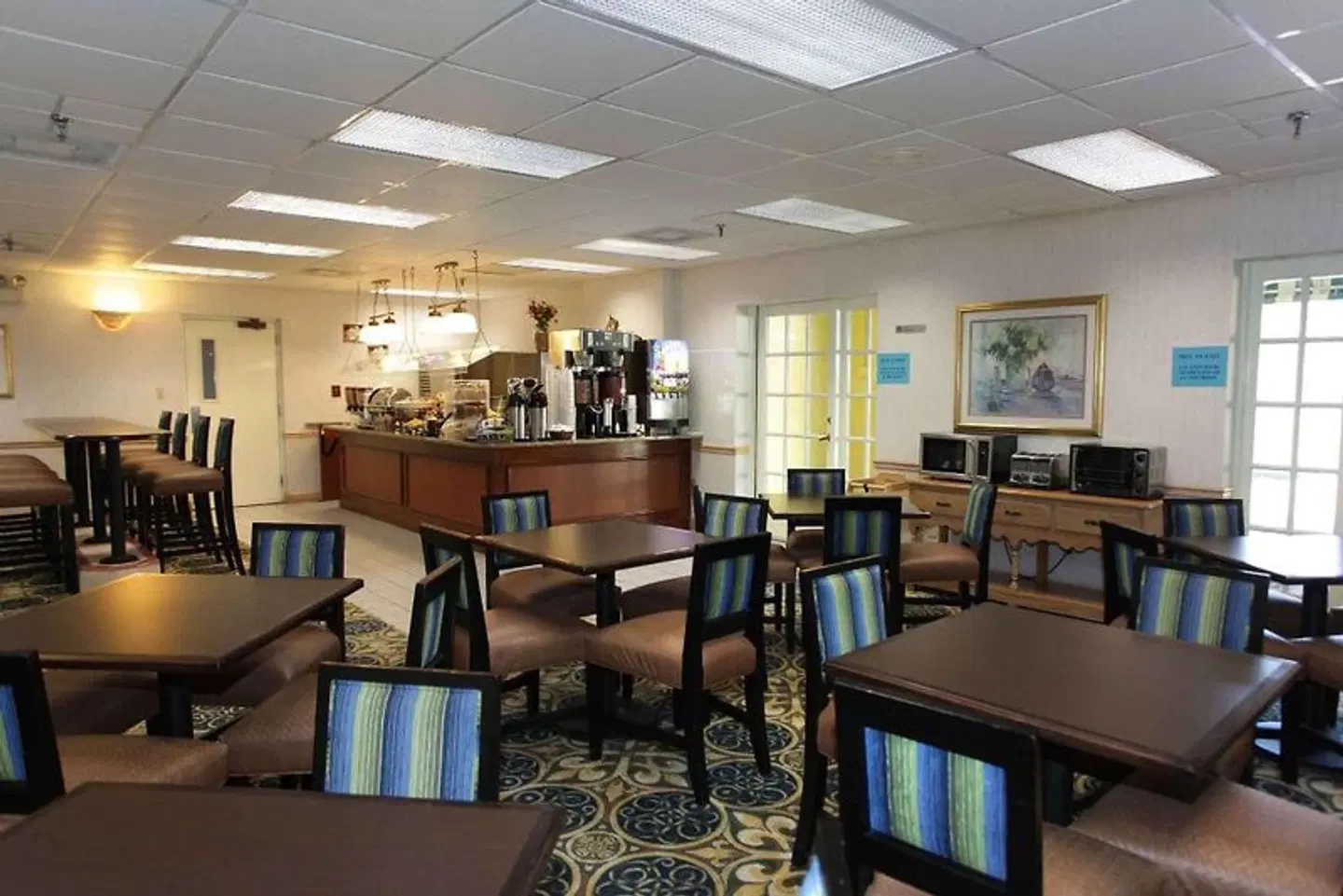 Wyndham Garden Jacksonville Bar