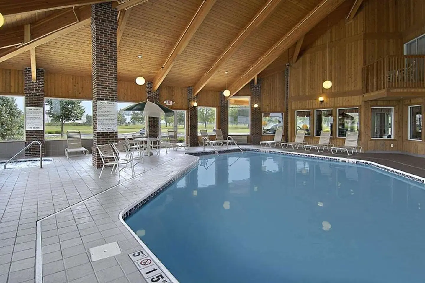 Baymont by Wyndham Columbus/Rickenbacker Hallenbad