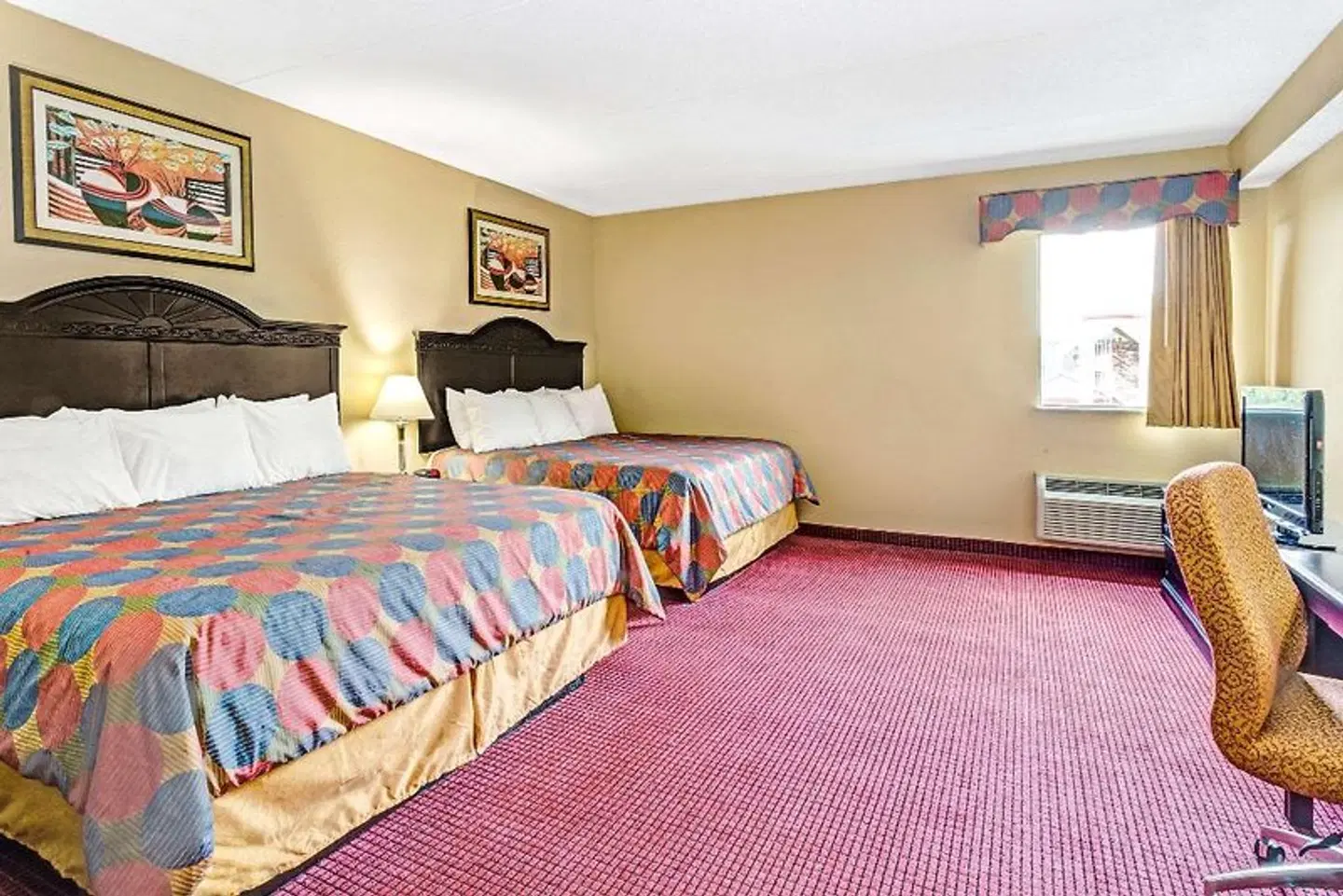 Days Inn and Suites Jeffersonville ROOM_EXAMPLE
