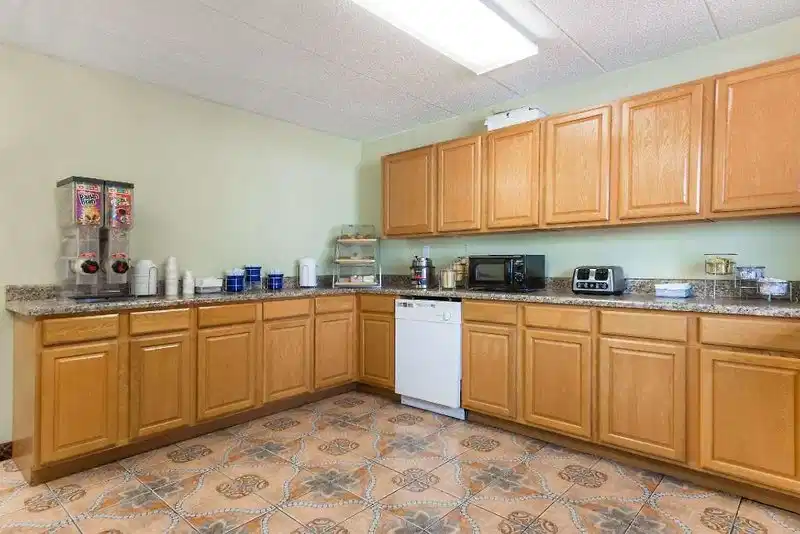 Days Inn & Suites by Wyndham Springfield on I-44 – Hotelfoto