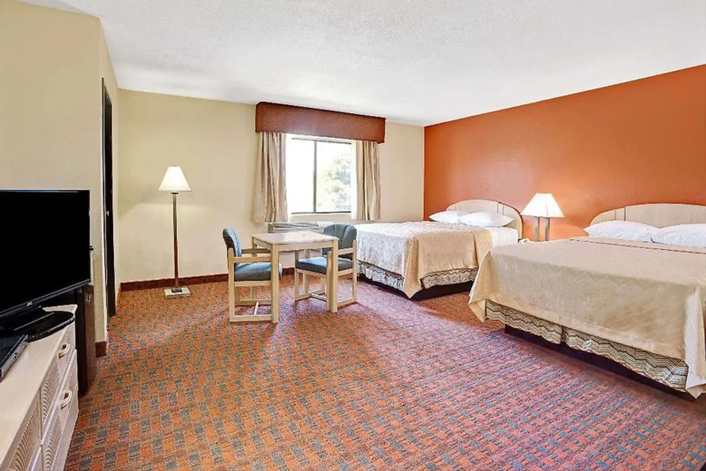 Days Inn by Wyndham Woodland ROOM_EXAMPLE