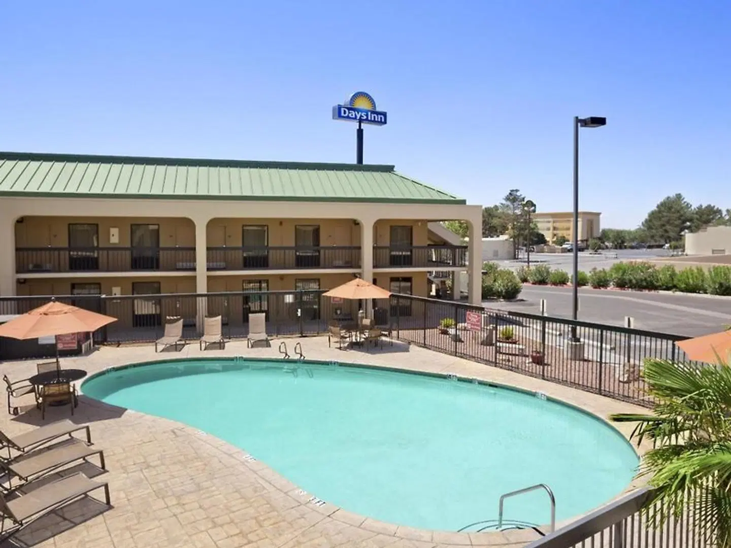 Days Inn by Wyndham Las Cruces OUTDOOR_POOL