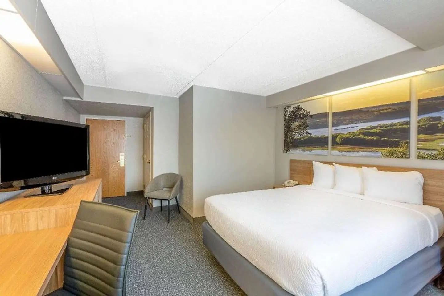 Days Inn by Wyndham Eagan Minnesota Near Mall of America ROOM_EXAMPLE