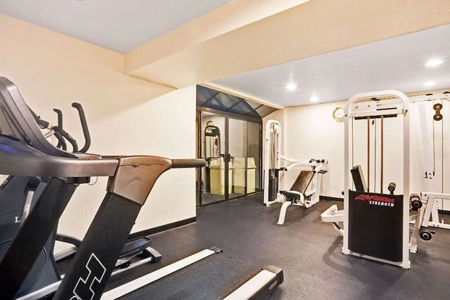 Ramada by Wyndham Tukwila Southcenter SPORTS_AND_LEISURE