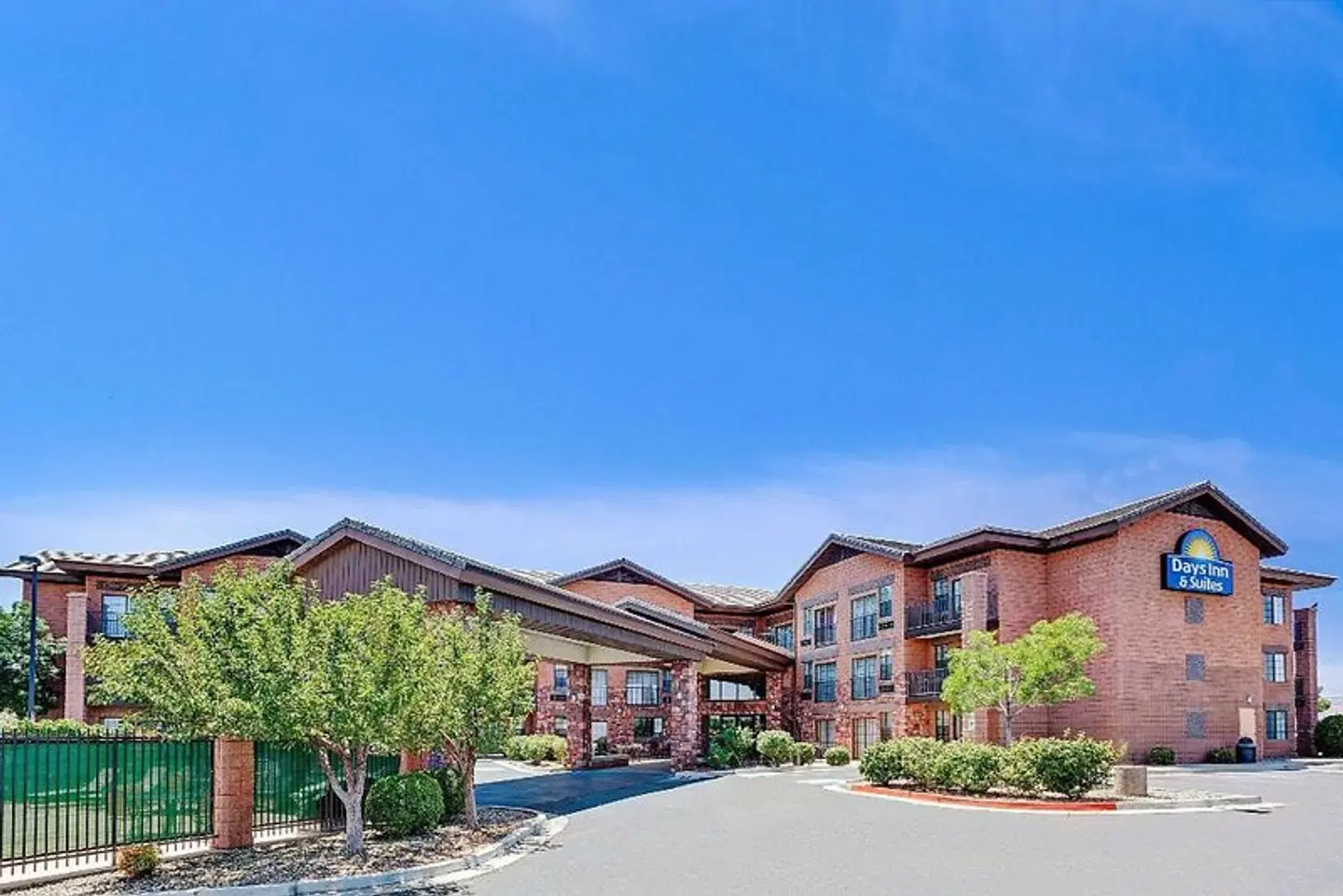 Days Inn & Suites by Wyndham Page Lake Powell EXTERIOR