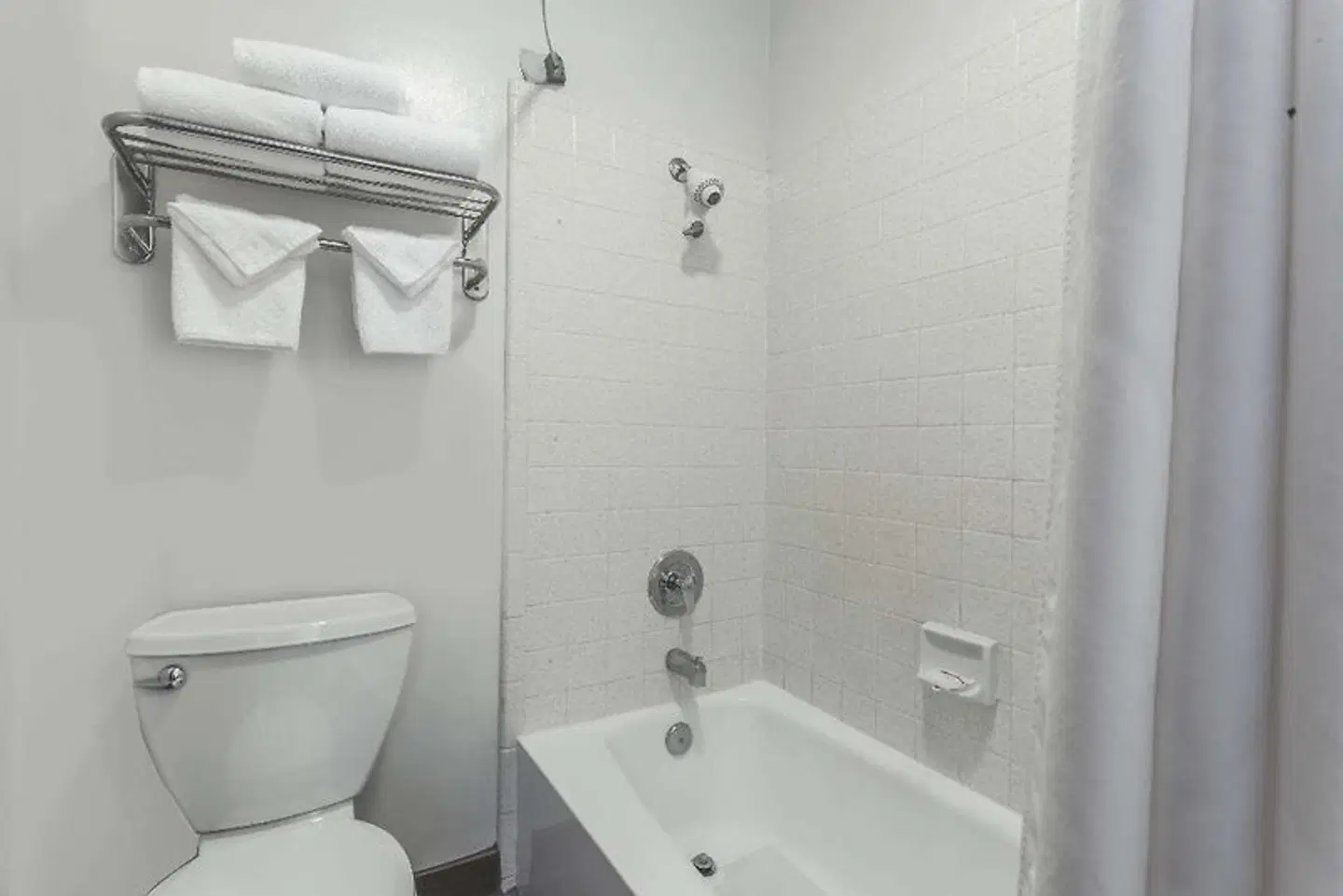 Ramada Mountain View Badezimmer