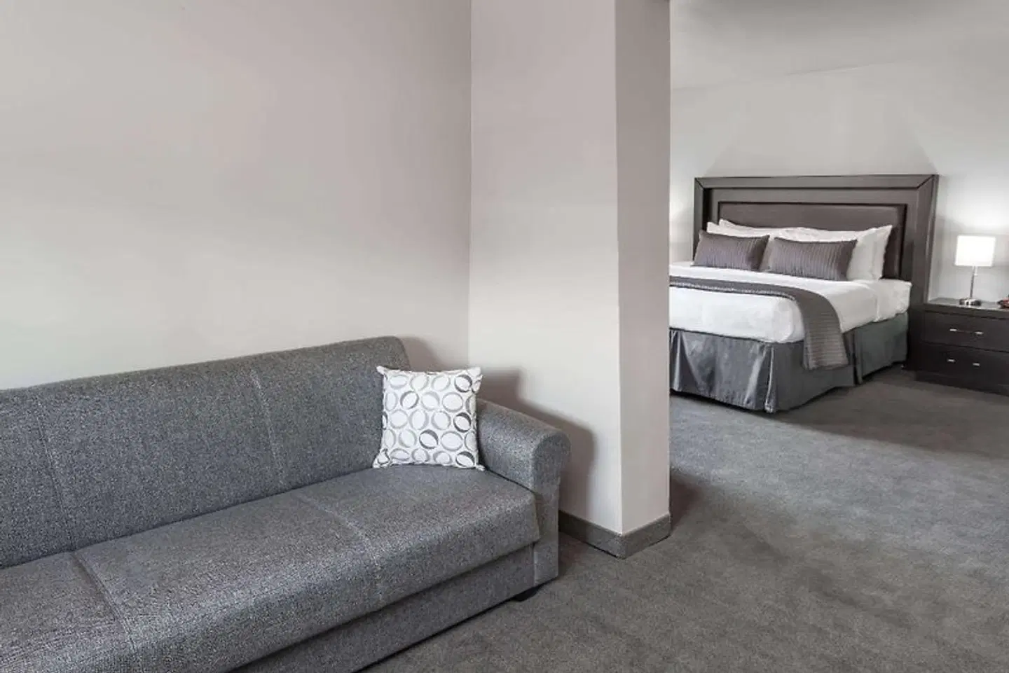 Baymont Inn & Suites Glenview ROOM_EXAMPLE