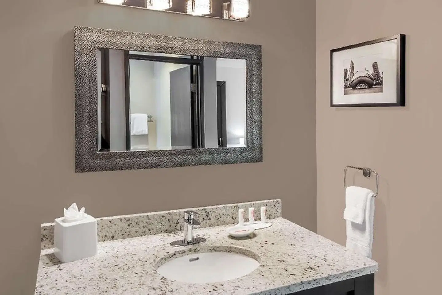 Baymont Inn & Suites Glenview Badezimmer