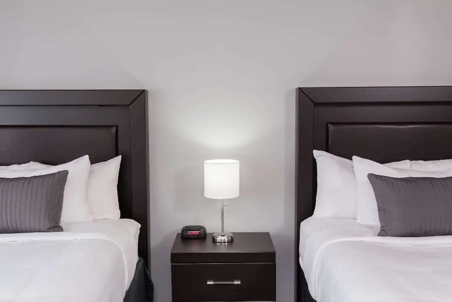 Baymont Inn & Suites Glenview ROOM_EXAMPLE