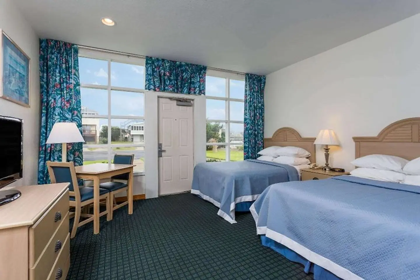 Days Inn by Wyndham Kill Devil Hills Oceanfront - Wilbur ROOM_EXAMPLE