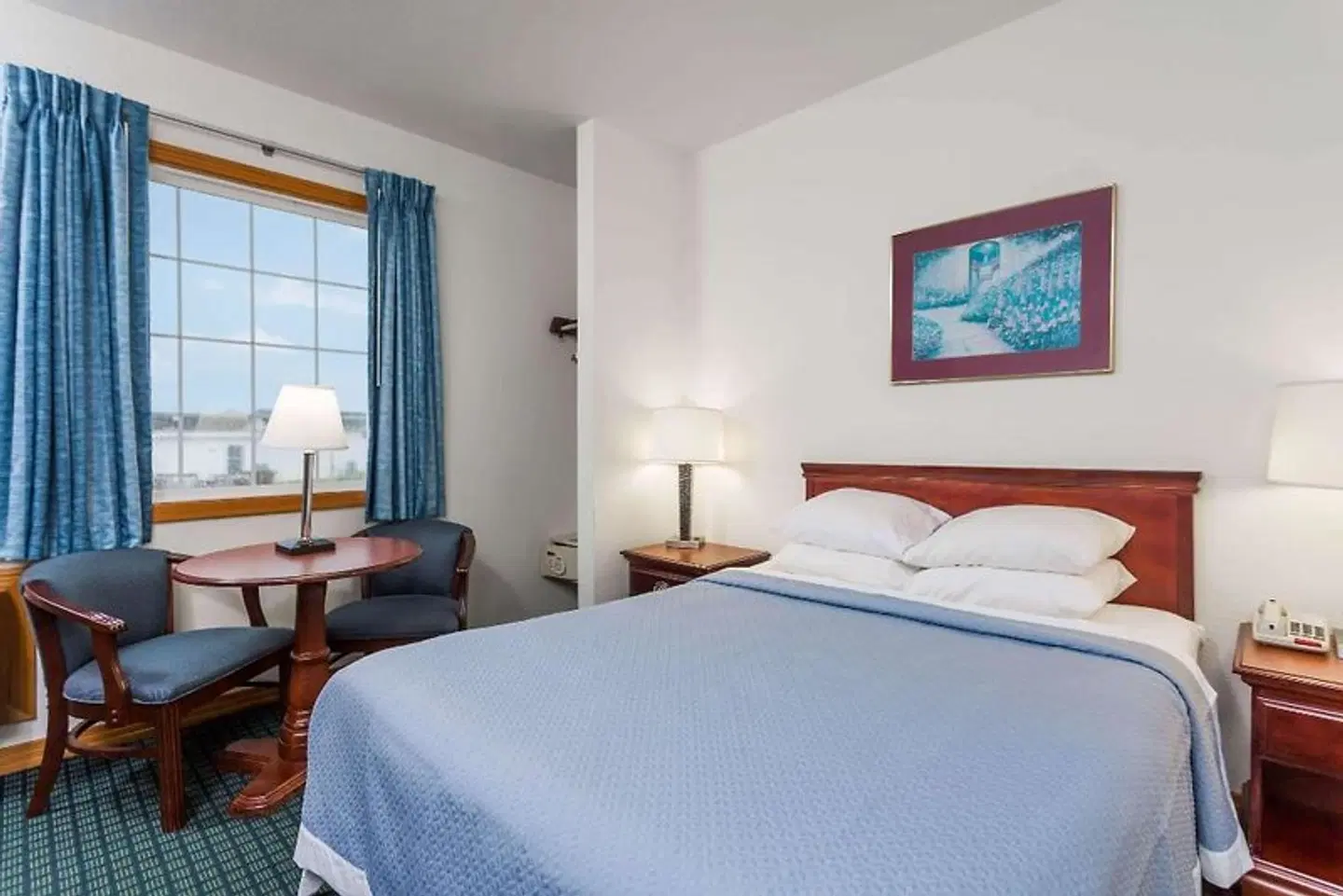 Days Inn by Wyndham Kill Devil Hills Oceanfront - Wilbur ROOM_EXAMPLE