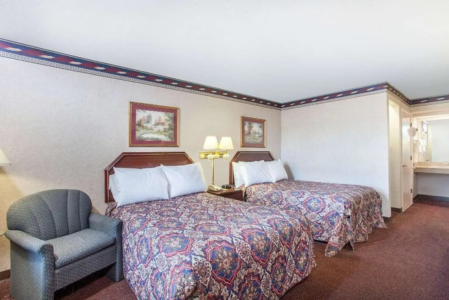 Days Inn by Wyndham Saint Pauls ROOM_EXAMPLE
