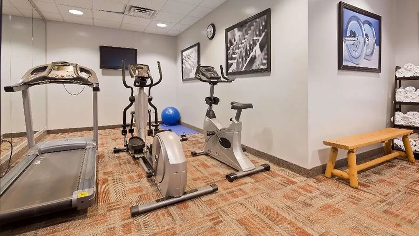 Best Western Plus Crossroads Inn & Suites SPORTS_AND_LEISURE