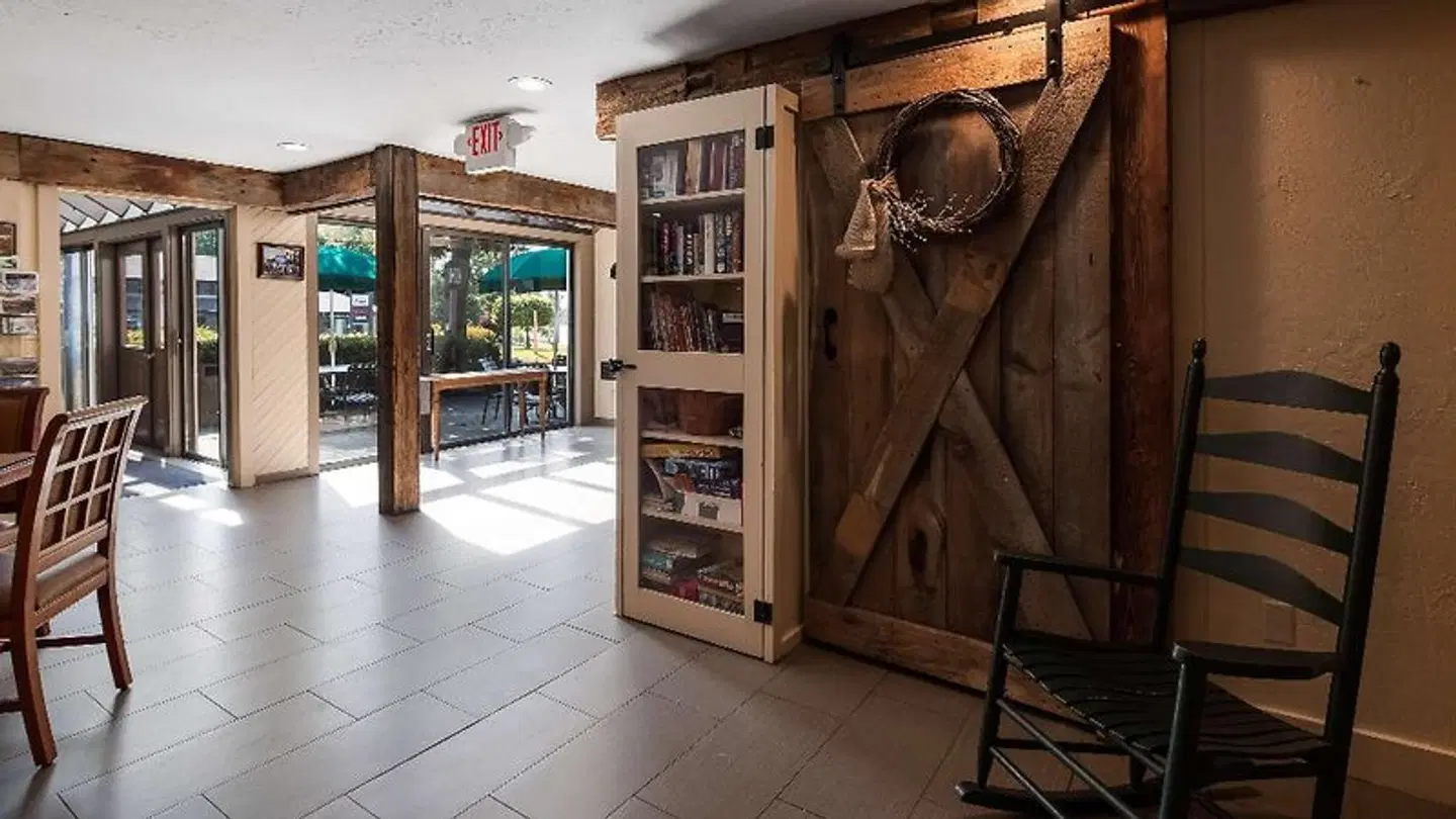 Best Western Inn & Suites Rutland-Killington LOUNGE_LOBBY