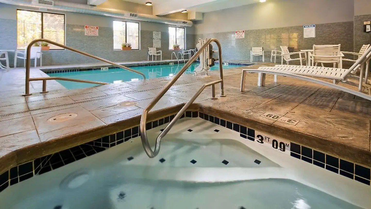Best Western PLUS Lacey Inn & Suites Hallenbad