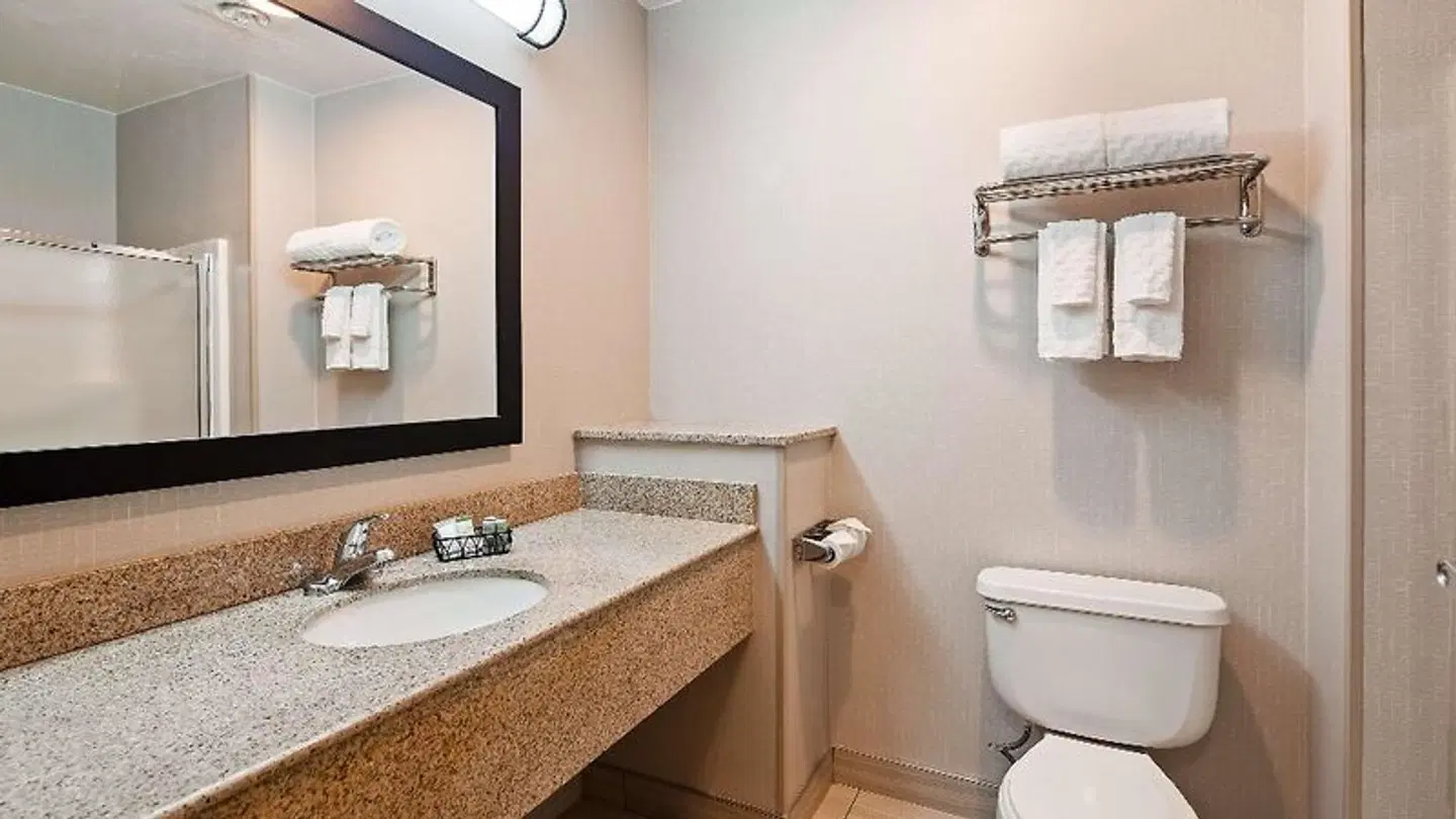Best Western University Inn Badezimmer