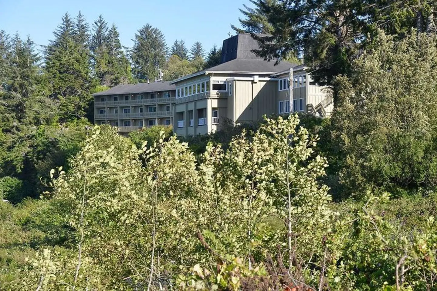 Best Western Pier Point Inn EXTERIOR