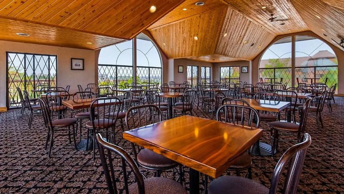 Best Western Dockside Bar