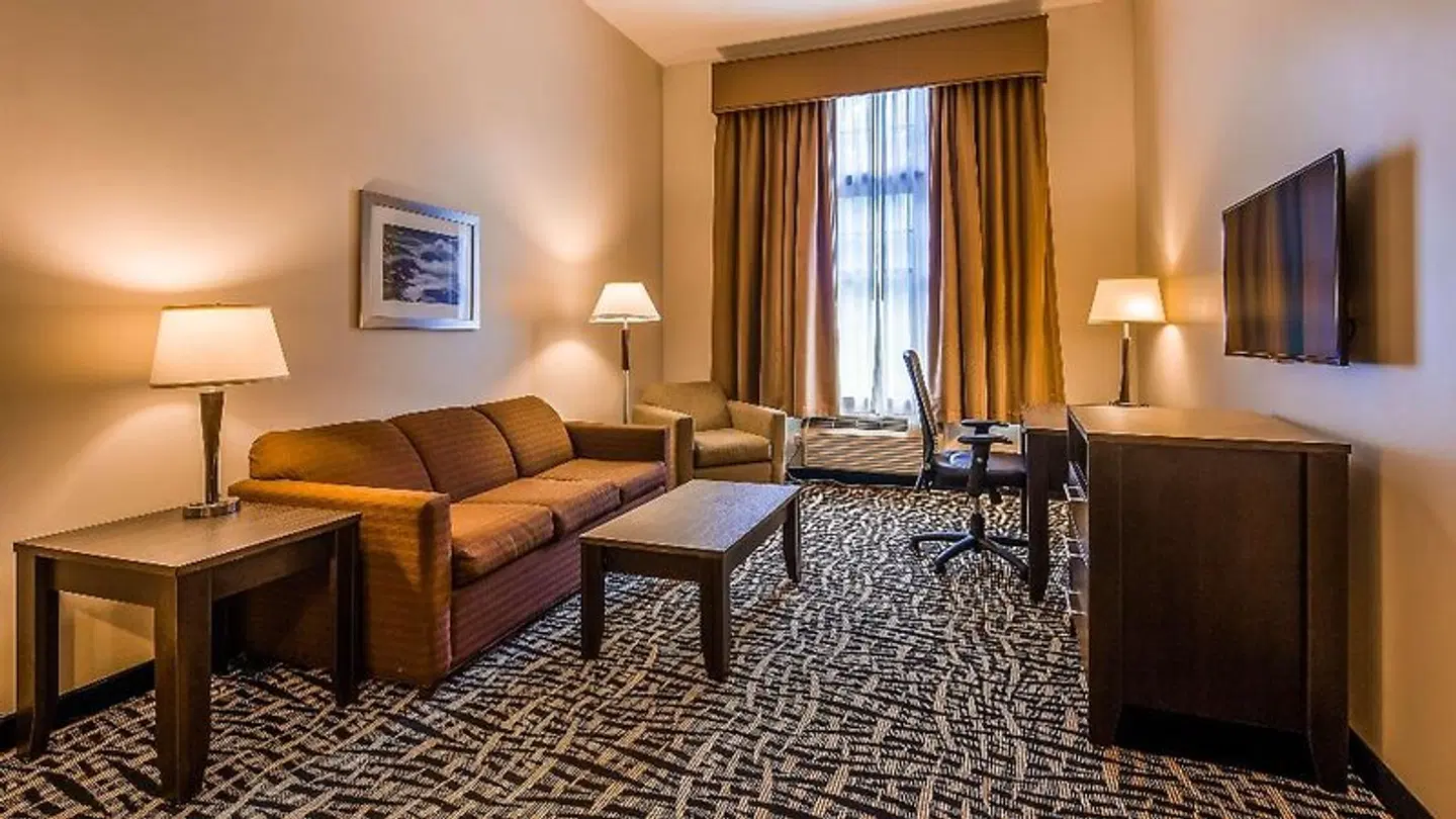 Best Western Plus The Inn & Suites at the Falls ROOM_EXAMPLE