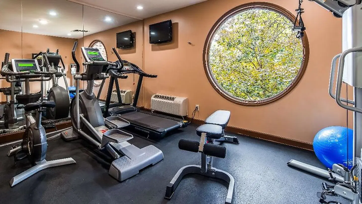 Best Western Plus The Inn & Suites at the Falls SPORTS_AND_LEISURE