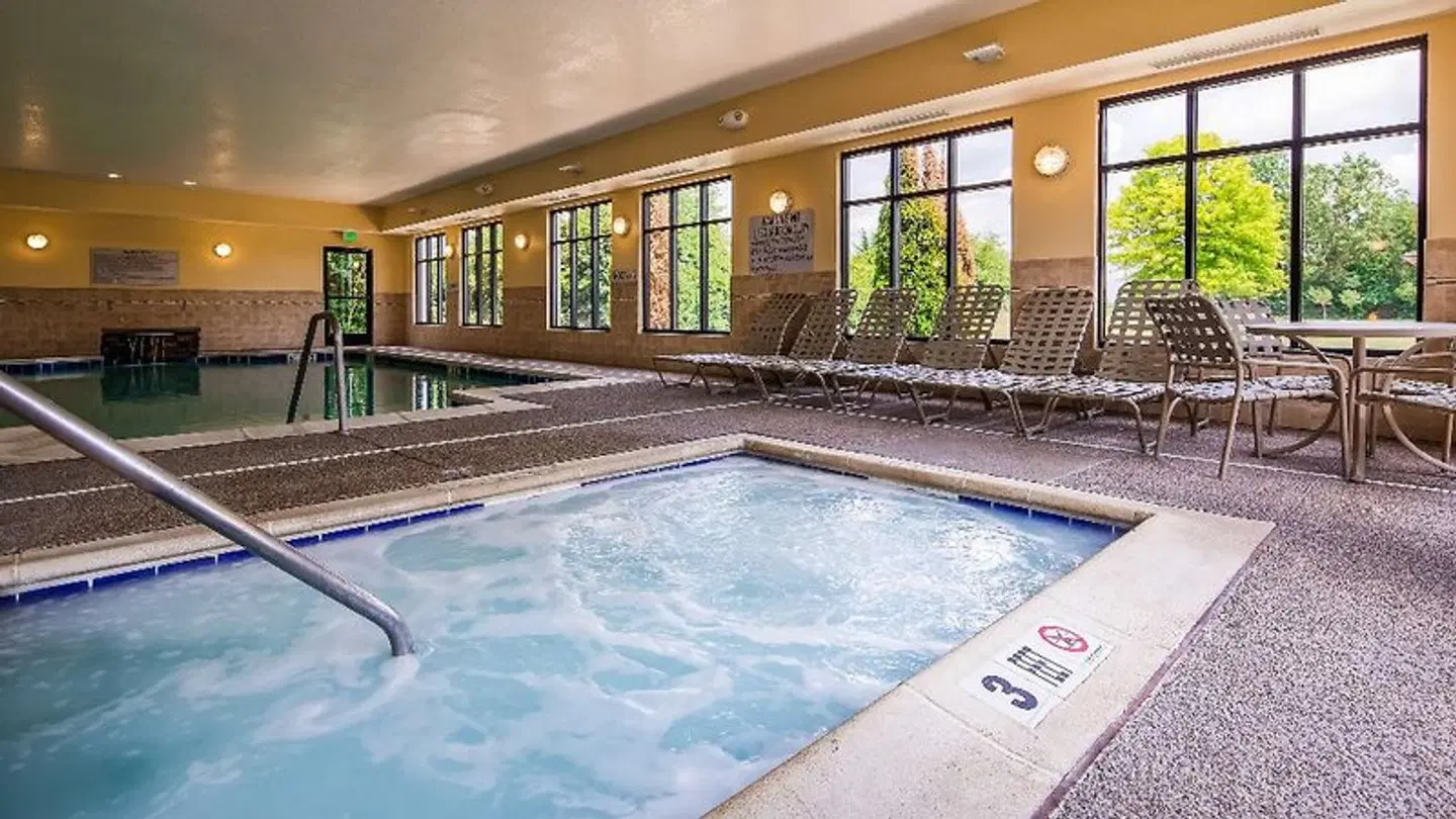 Best Western PLUS Anderson Hallenbad