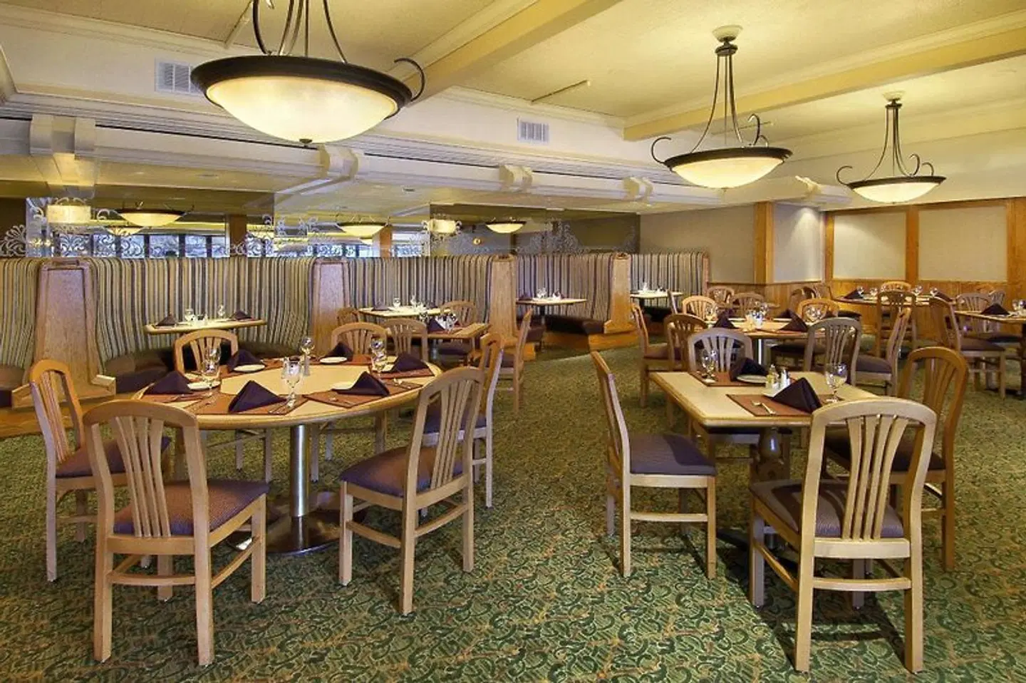 Red Lion Hotel Eureka Restaurant