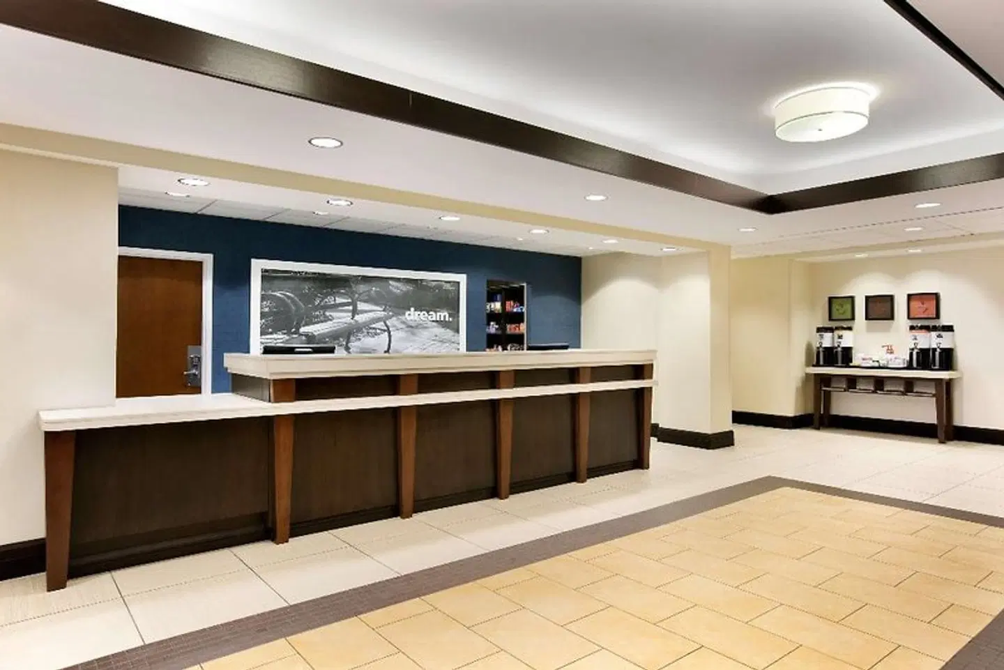 Hampton Inn & Suites Mahwah LOUNGE_LOBBY