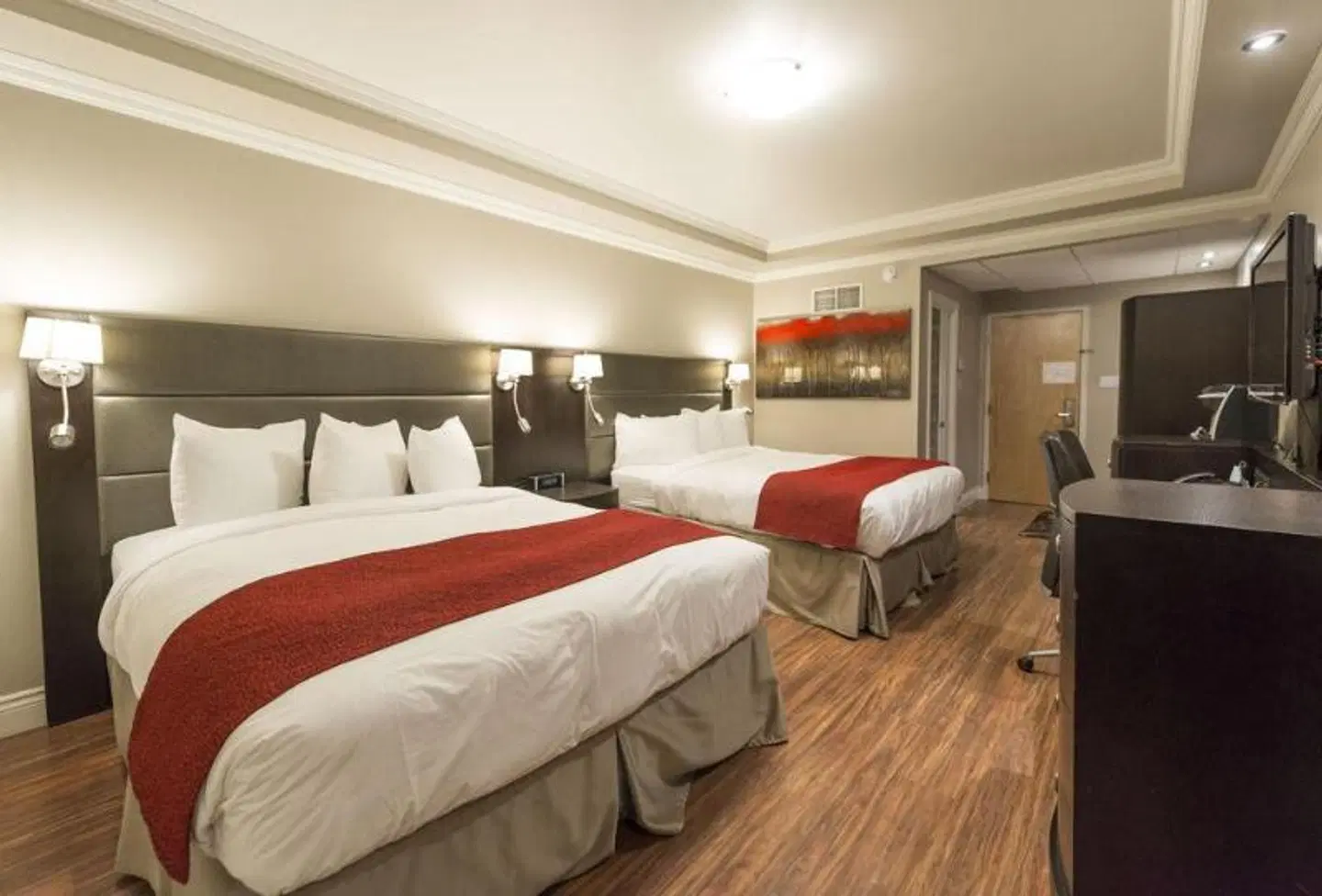 Hotel & Suites Le Dauphin ROOM_EXAMPLE