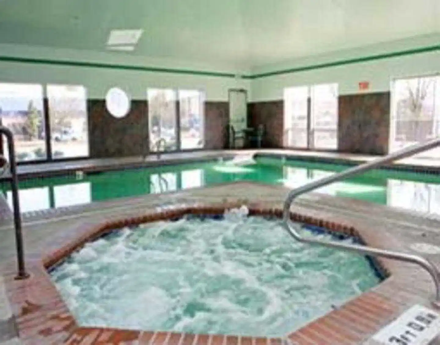 La Quinta Inn & Suites by Wyndham Portland NW Hallenbad