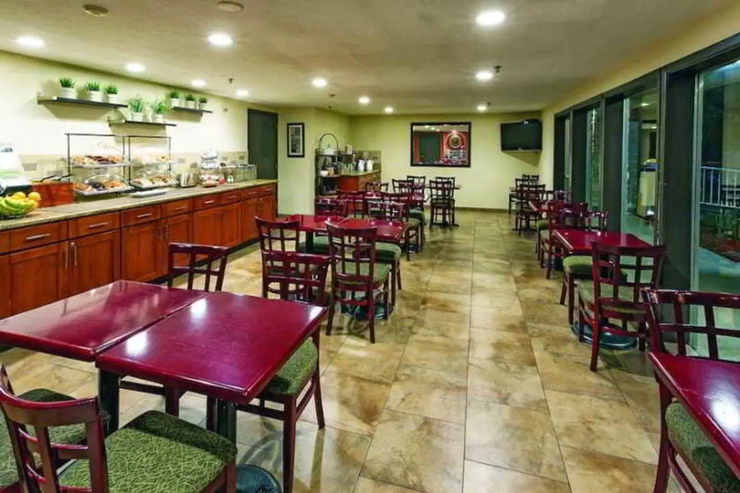 La Quinta Inn & Suites by Wyndham Portland NW Bar