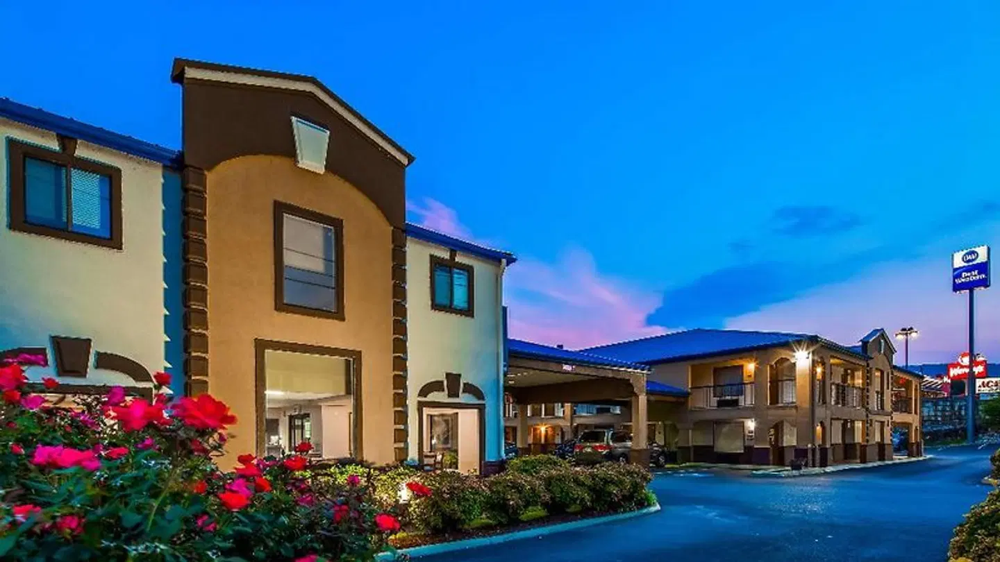 Best Western Royal Inn EXTERIOR