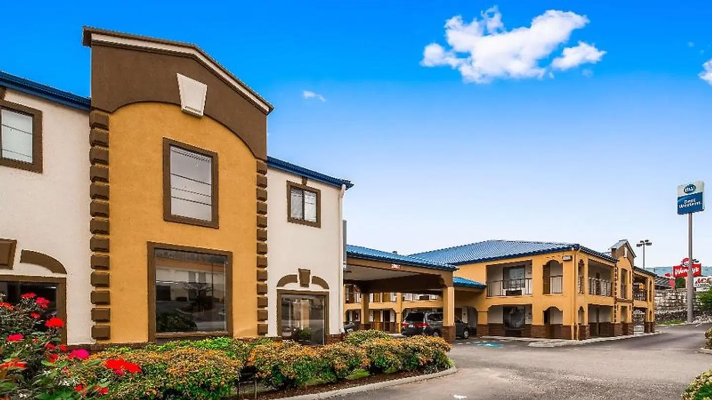 Best Western Royal Inn EXTERIOR