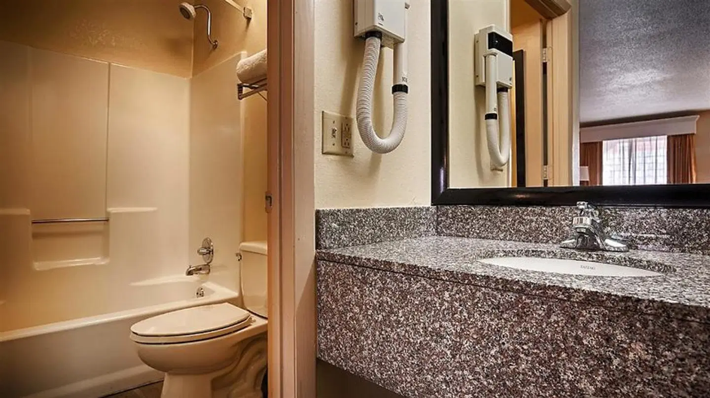 Best Western Royal Inn Badezimmer