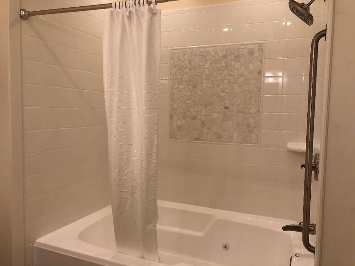 Best Western Grandma's Feather Bed Badezimmer