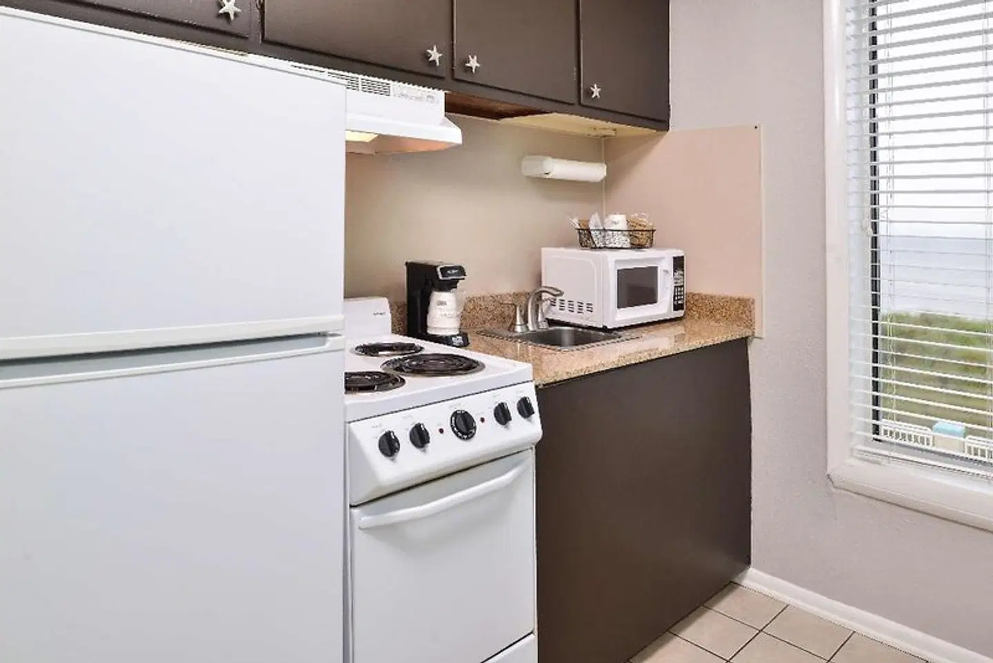 Best Western Plus Holiday Sands Inn & Suites ROOM_EXAMPLE