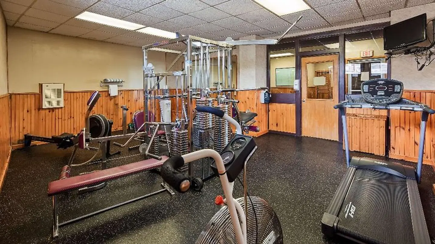 Best Western Adirondack Inn SPORTS_AND_LEISURE