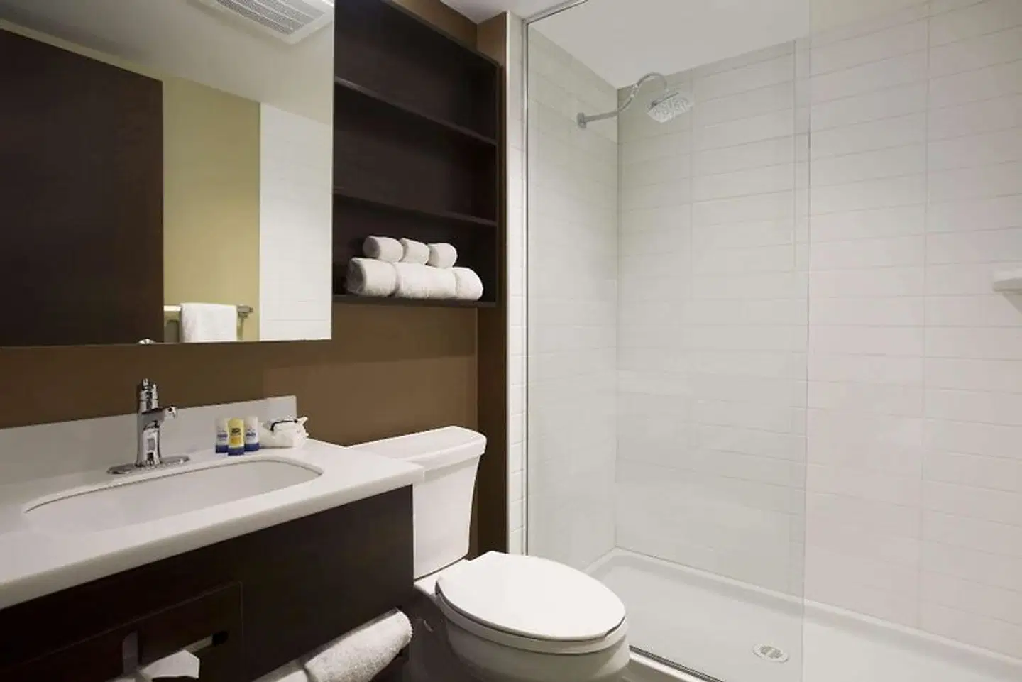 Microtel Inn & Suites by Wyndham Lloydminster Badezimmer
