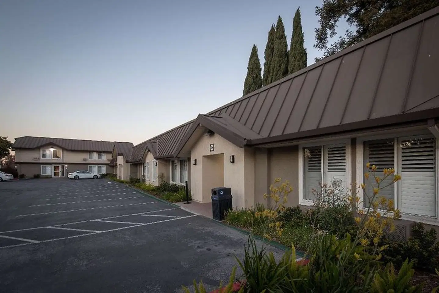 Best Western Silicon Valley Inn EXTERIOR