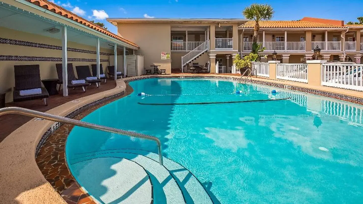 Best Western Bayfront OUTDOOR_POOL