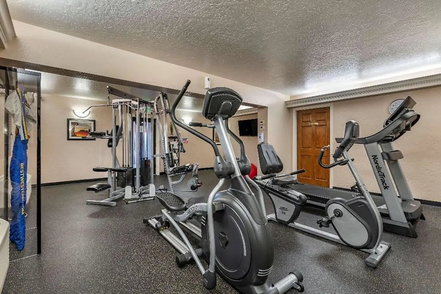 Best Western PLUS Hilltop Inn SPORTS_AND_LEISURE