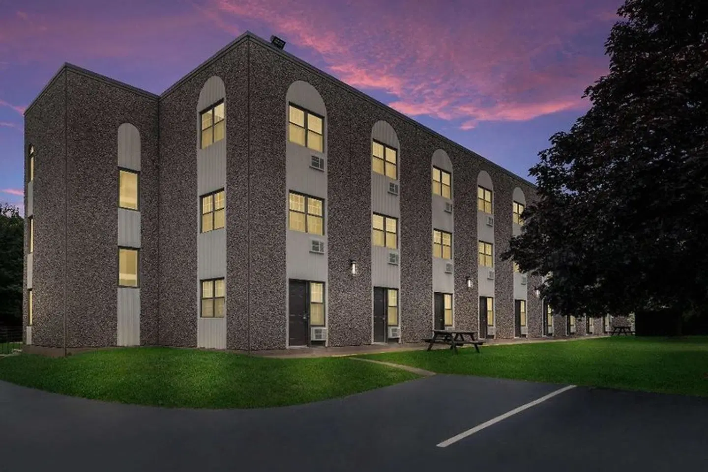 Best Western Plus Glengarry EXTERIOR