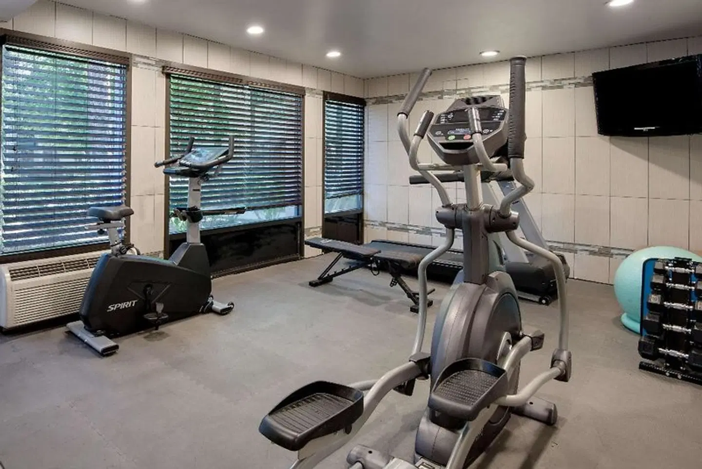 Best Western Airport Plaza Hotel SPORTS_AND_LEISURE